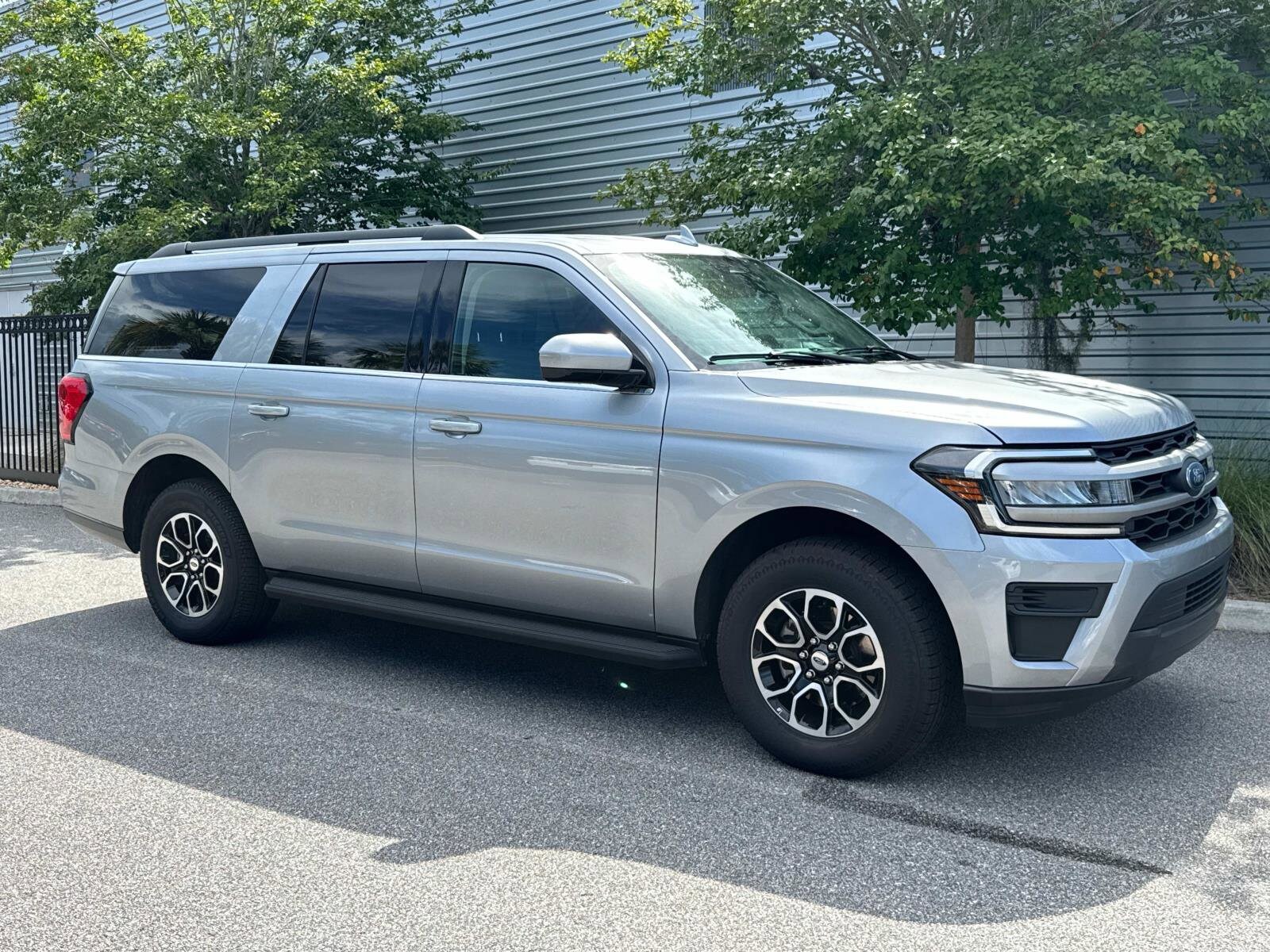 2024 Ford Expedition MAX XLT photo 4