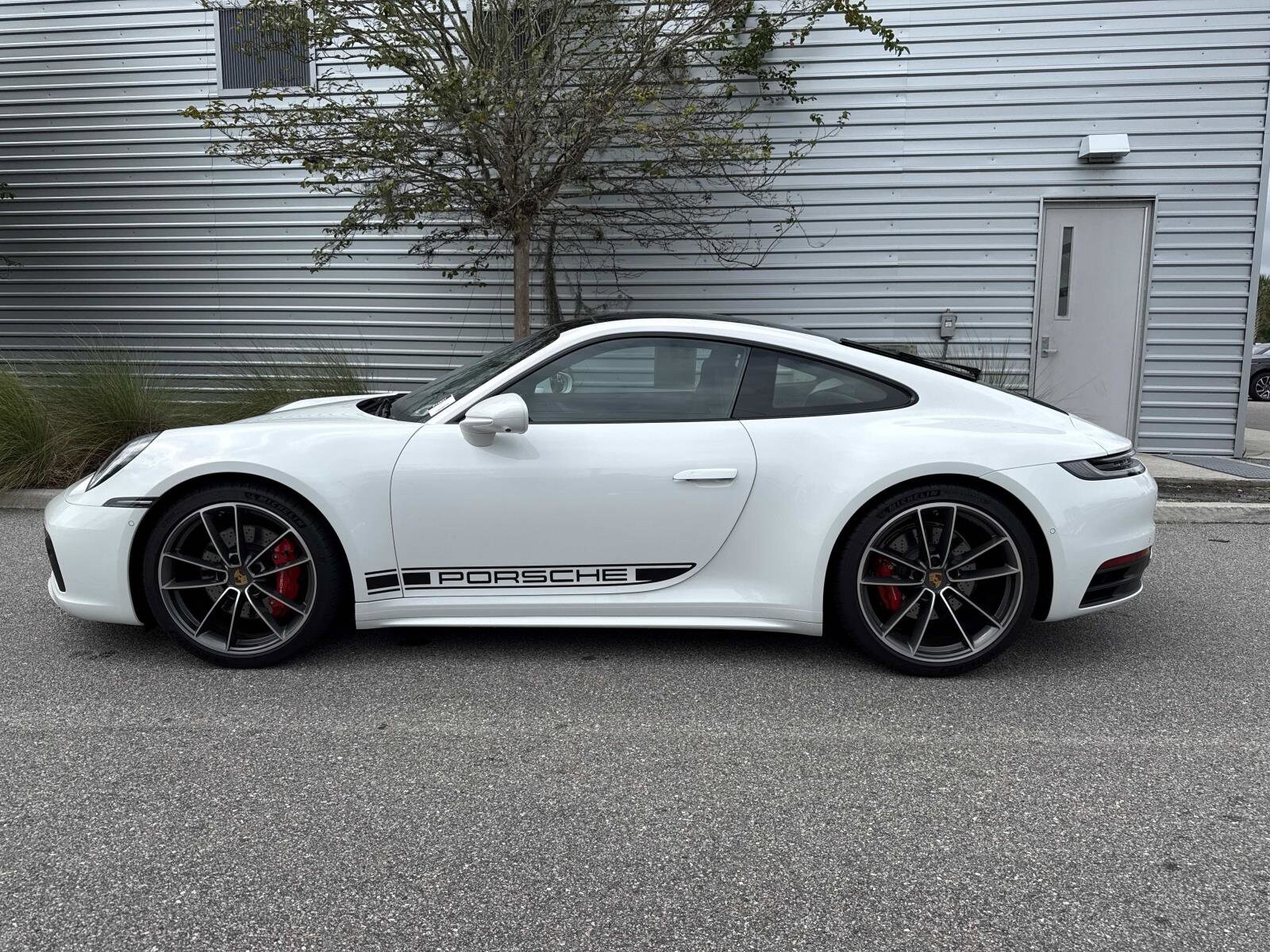 2023 Porsche 911 4S photo 3