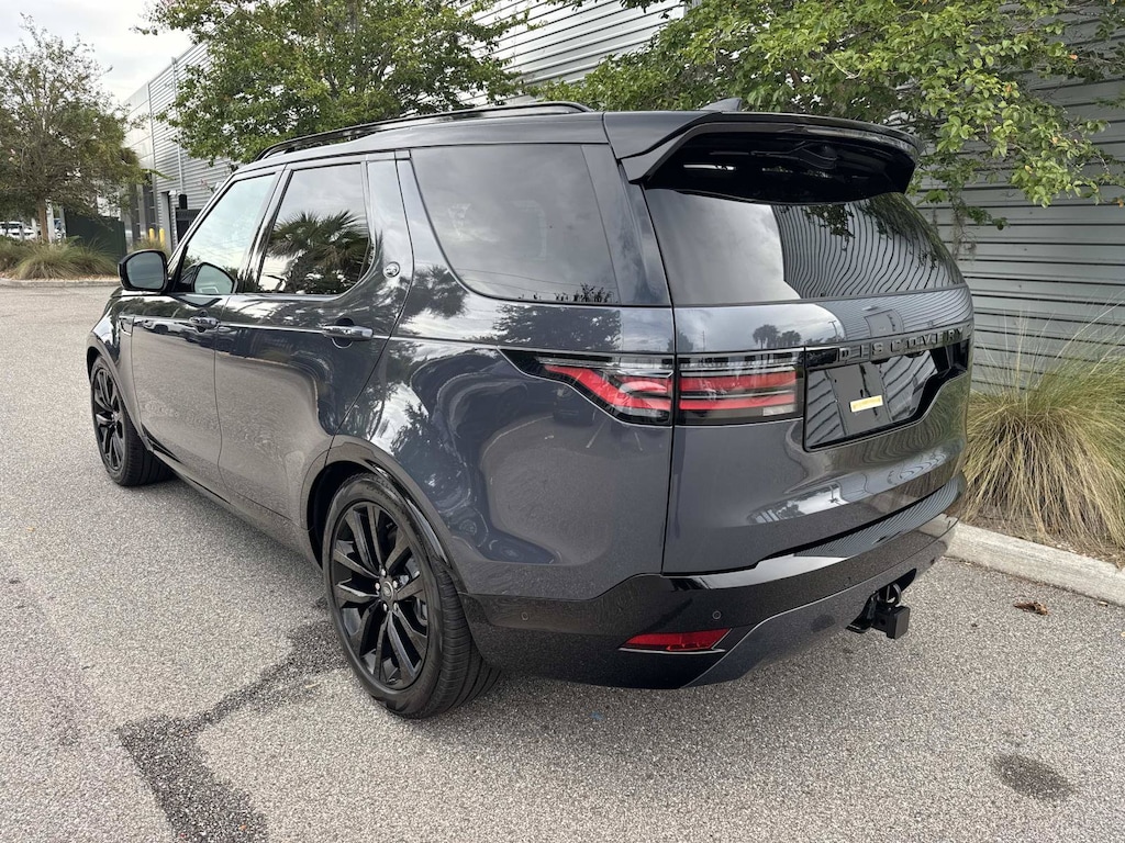 New 2026 Land Rover Discovery Dynamic SE SUV