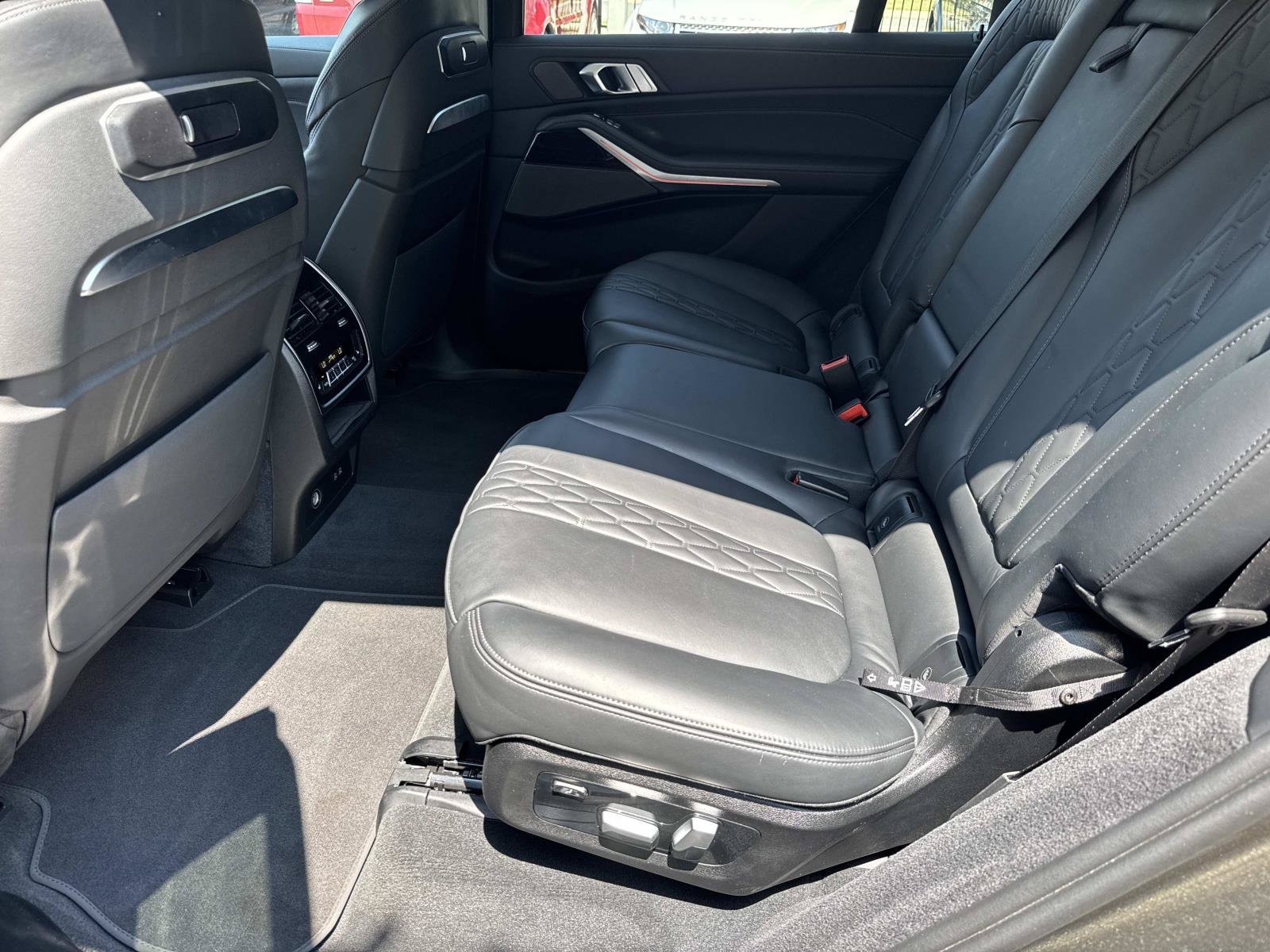 2026 BMW X7 14