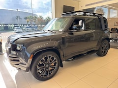 2025 Land Rover Defender 110 Octa Edition ONE SUV