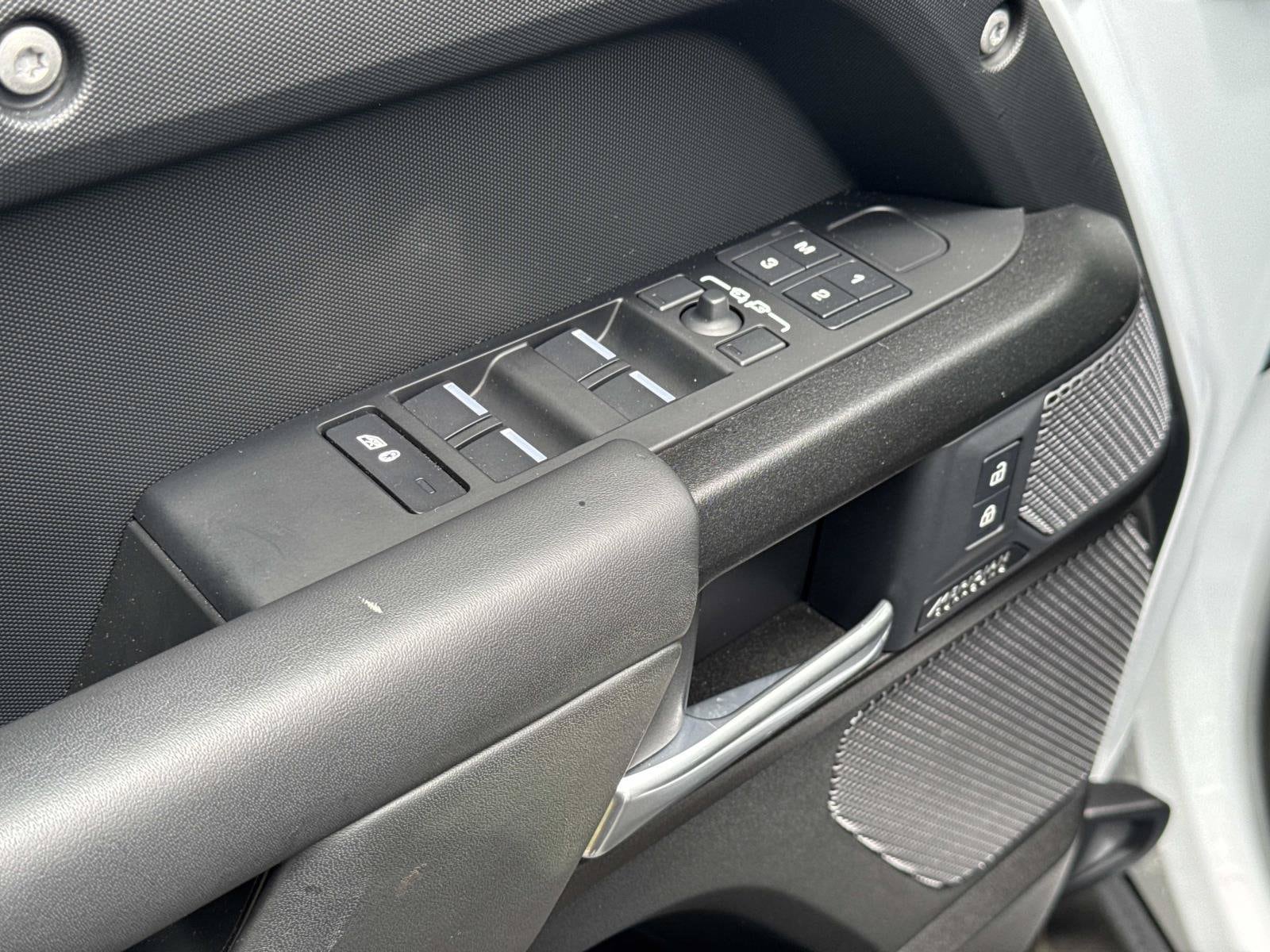 2023 Land Rover Defender V8 - Photo 19