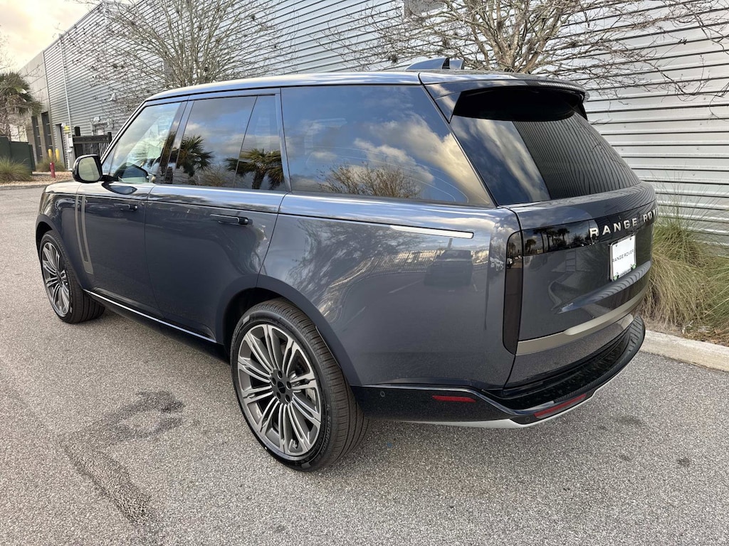 New 2026 Land Rover Range Rover SE SUV
