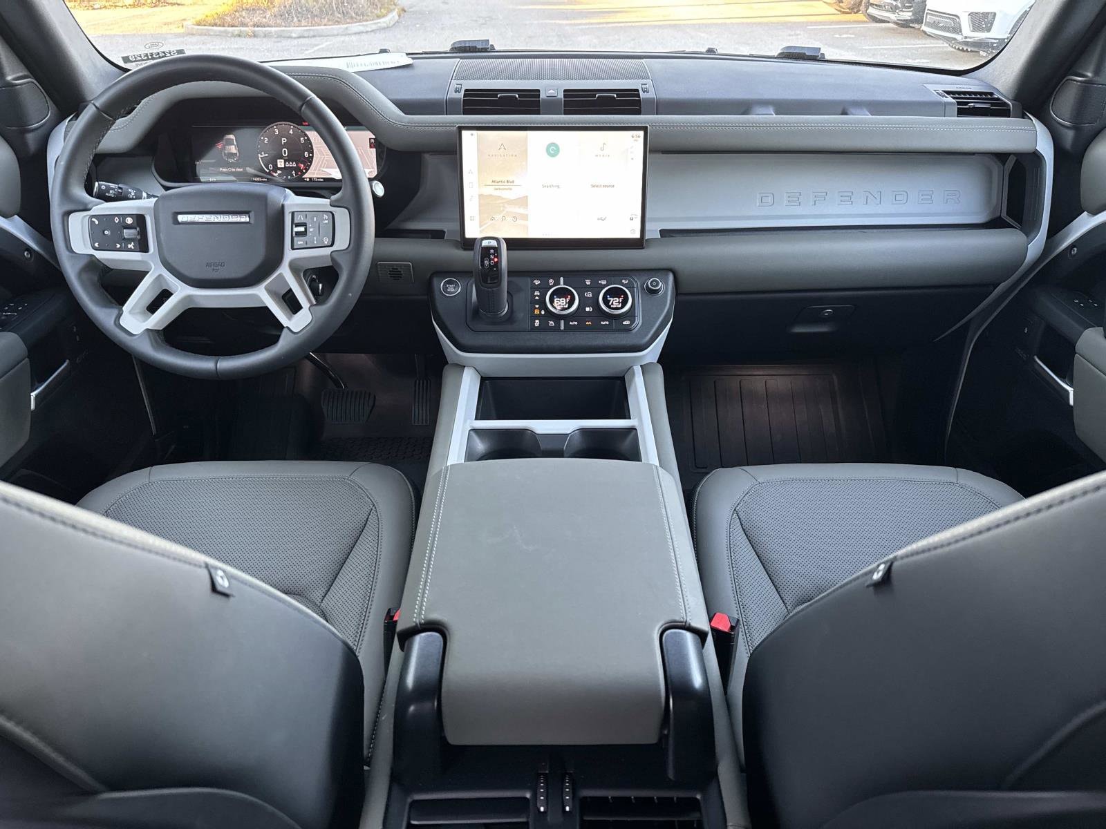 2025 Land Rover Defender X-Dynamic SE - Photo 15