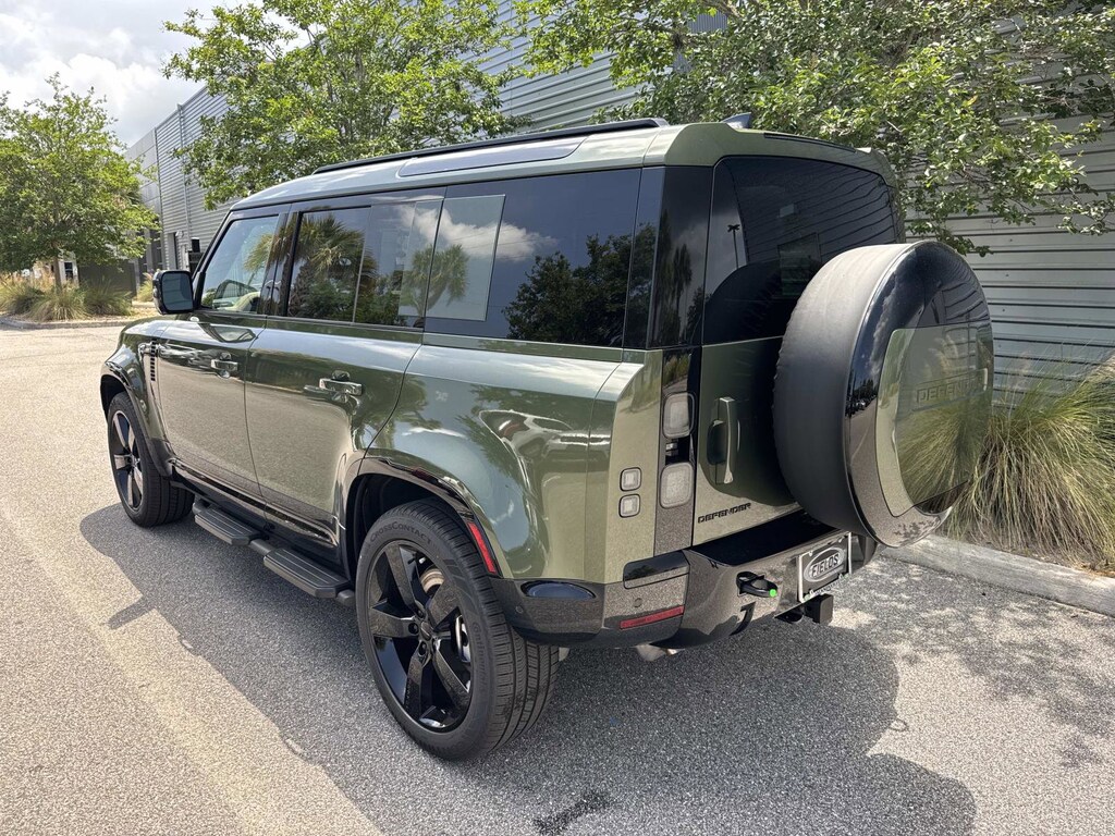 New 2026 Land Rover Defender 110 X-Dynamic SE SUV