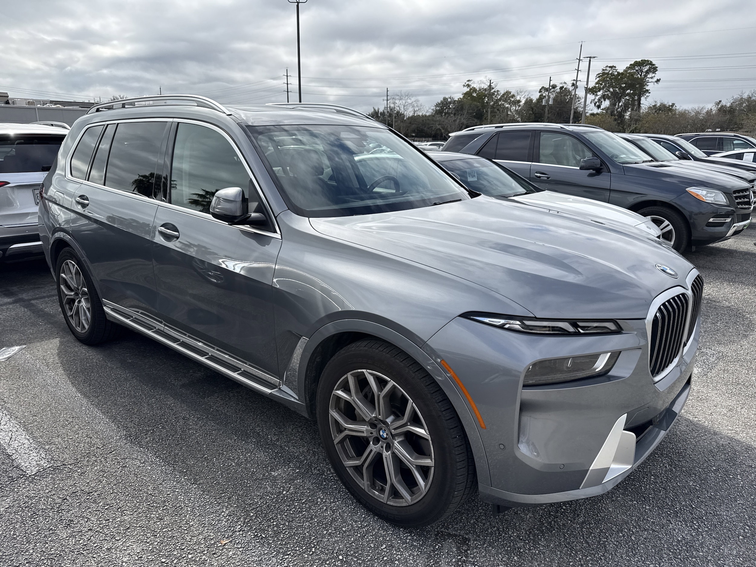 2025 BMW X7 40i's photo