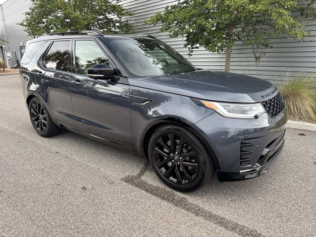 New 2026 Land Rover Discovery Dynamic SE SUV