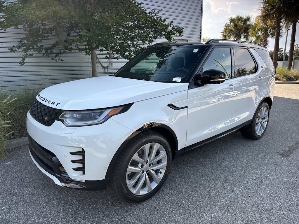 New 2026 Land Rover Discovery Dynamic SE SUV