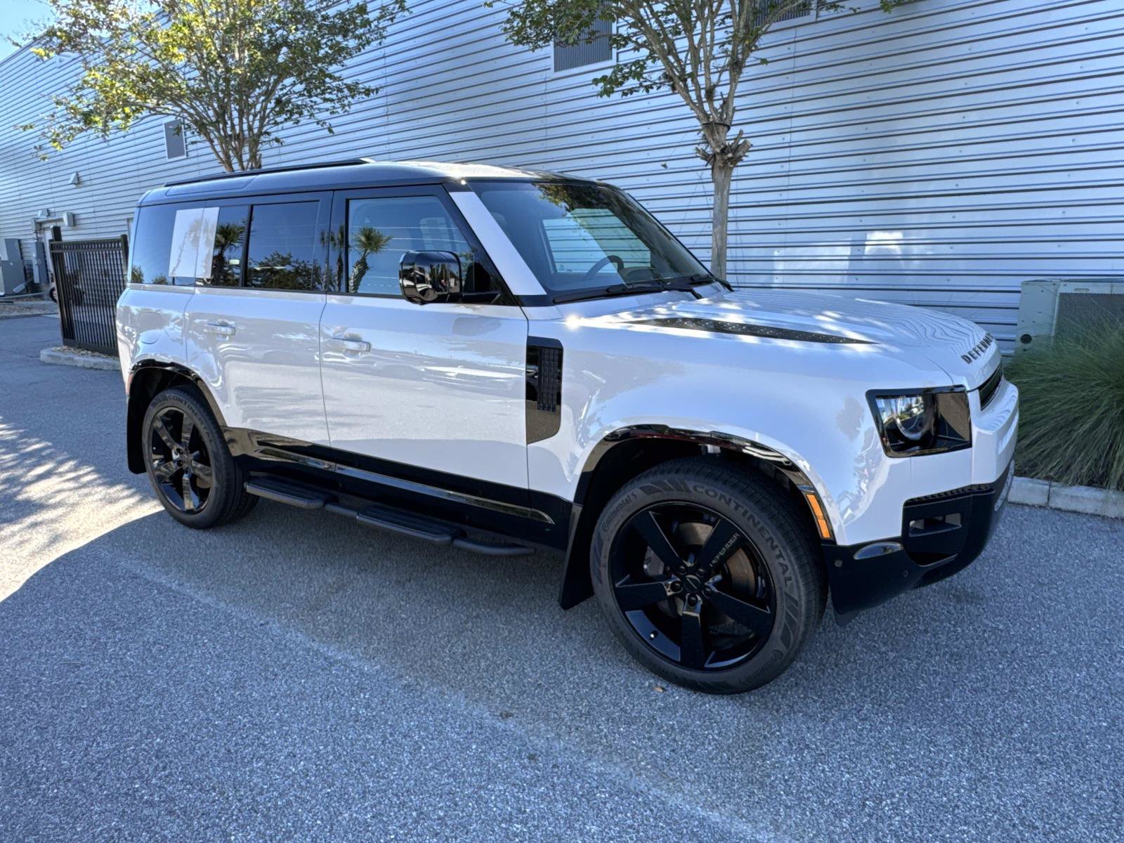 New 2026 Land Rover Defender 110 X-Dynamic SE SUV