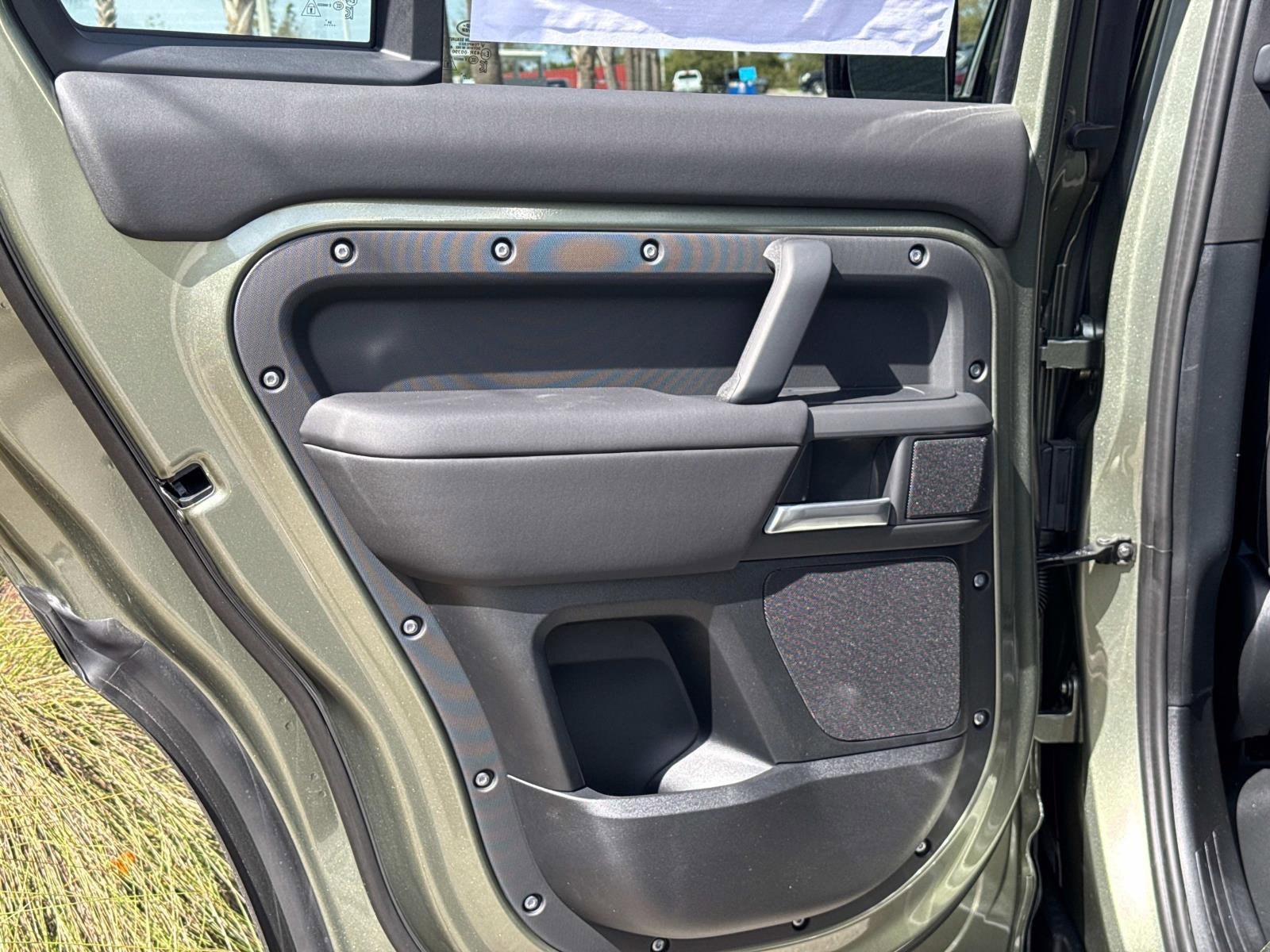 2025 Land Rover Defender X-Dynamic SE - Photo 11