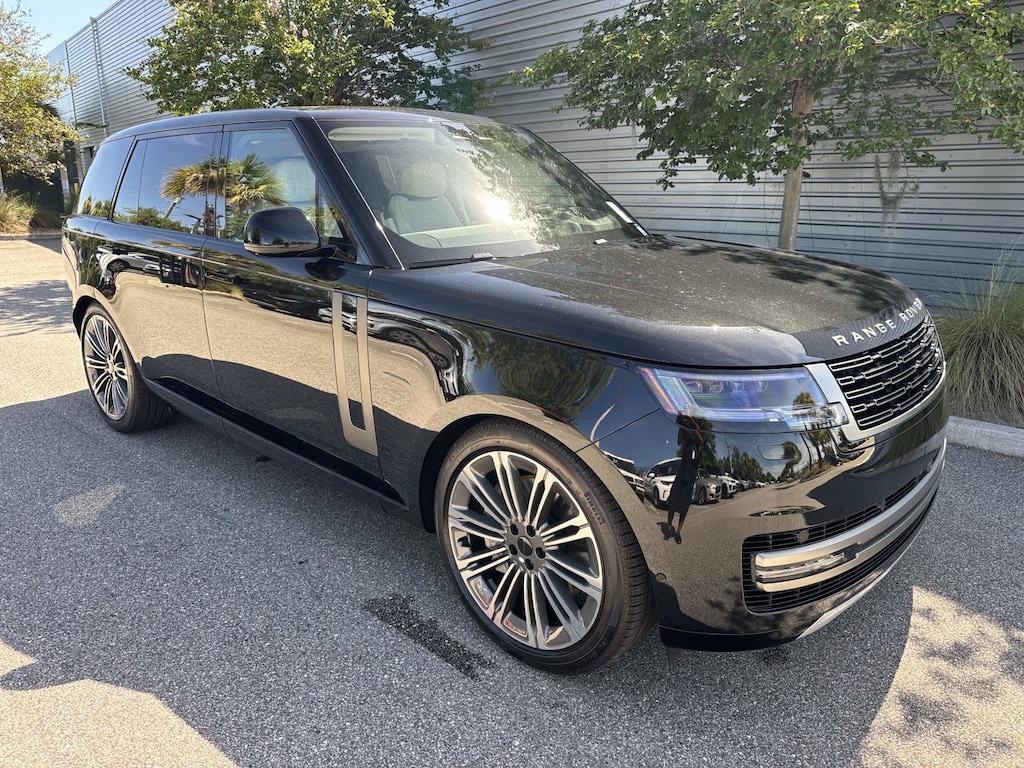 New 2026 Land Rover Range Rover SE LWB 7-Seats / V8 SUV