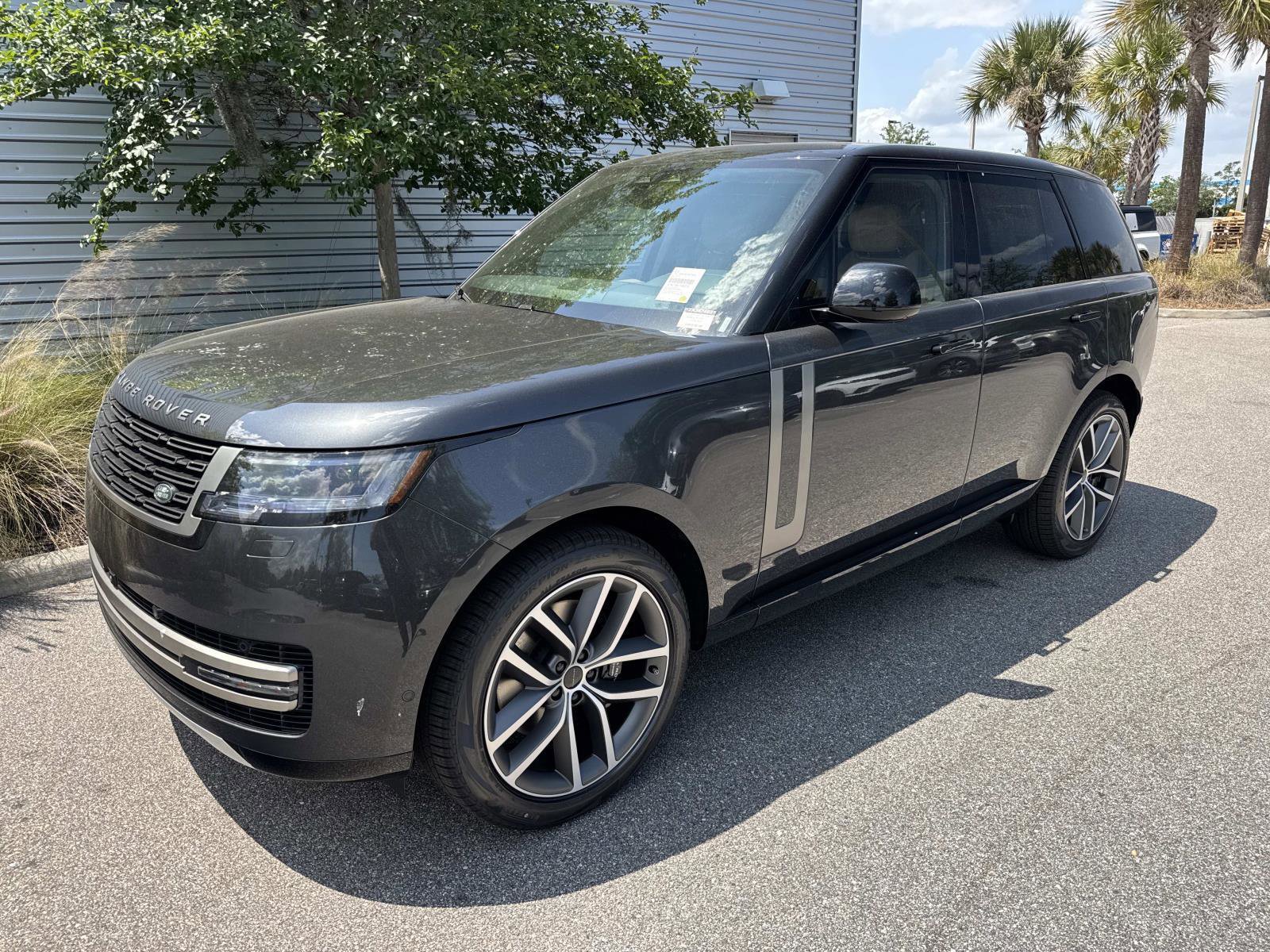 2026 Land Rover Range Rover 3.0 SE SWB's photo
