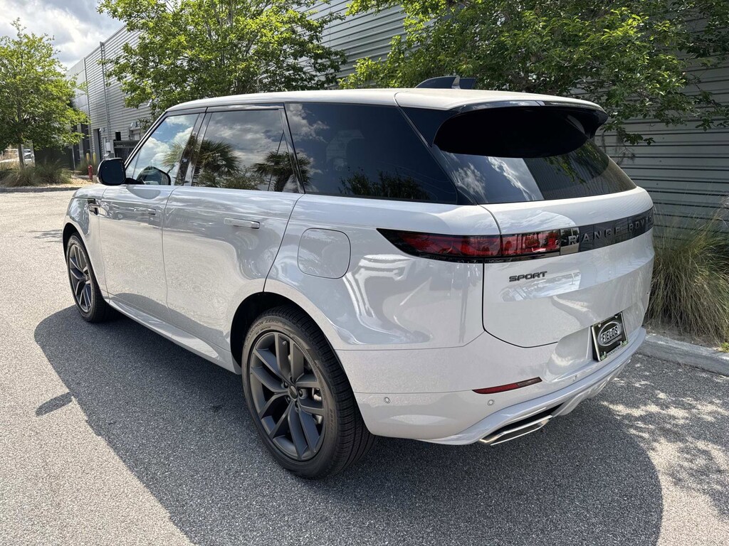 New 2026 Land Rover Range Rover Sport Dynamic SE SUV