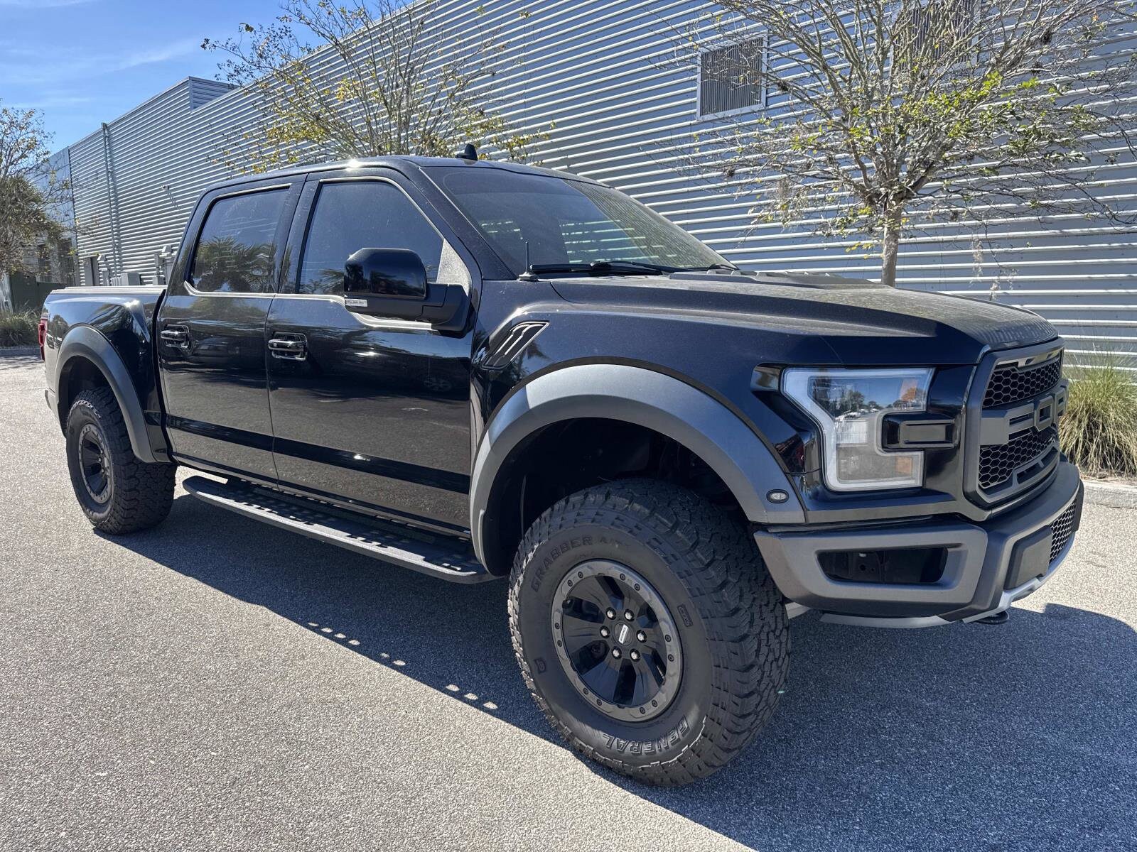 2019 Ford F-150 Raptor photo 4