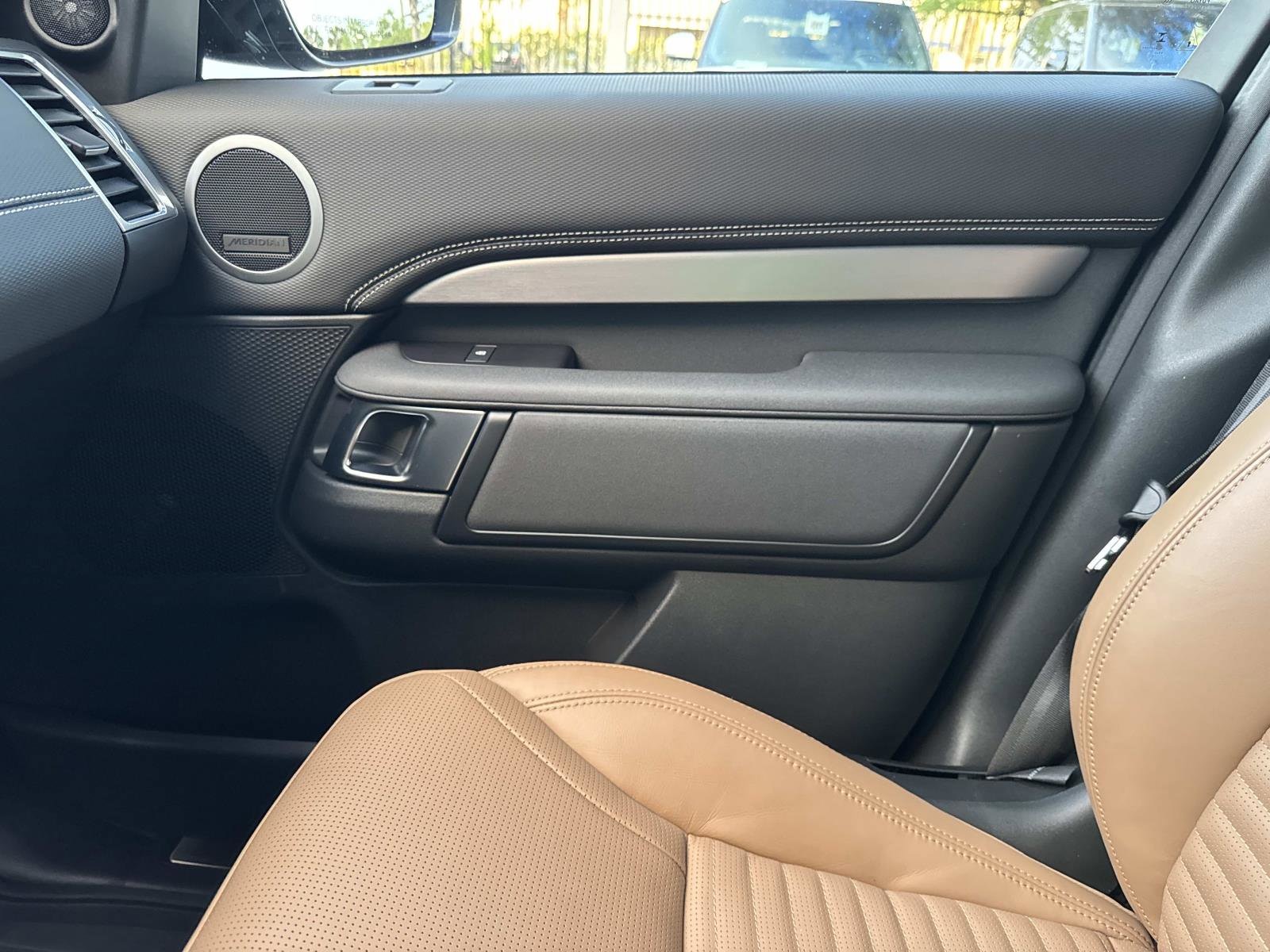 2025 Land Rover Discovery Dynamic SE - Photo 24