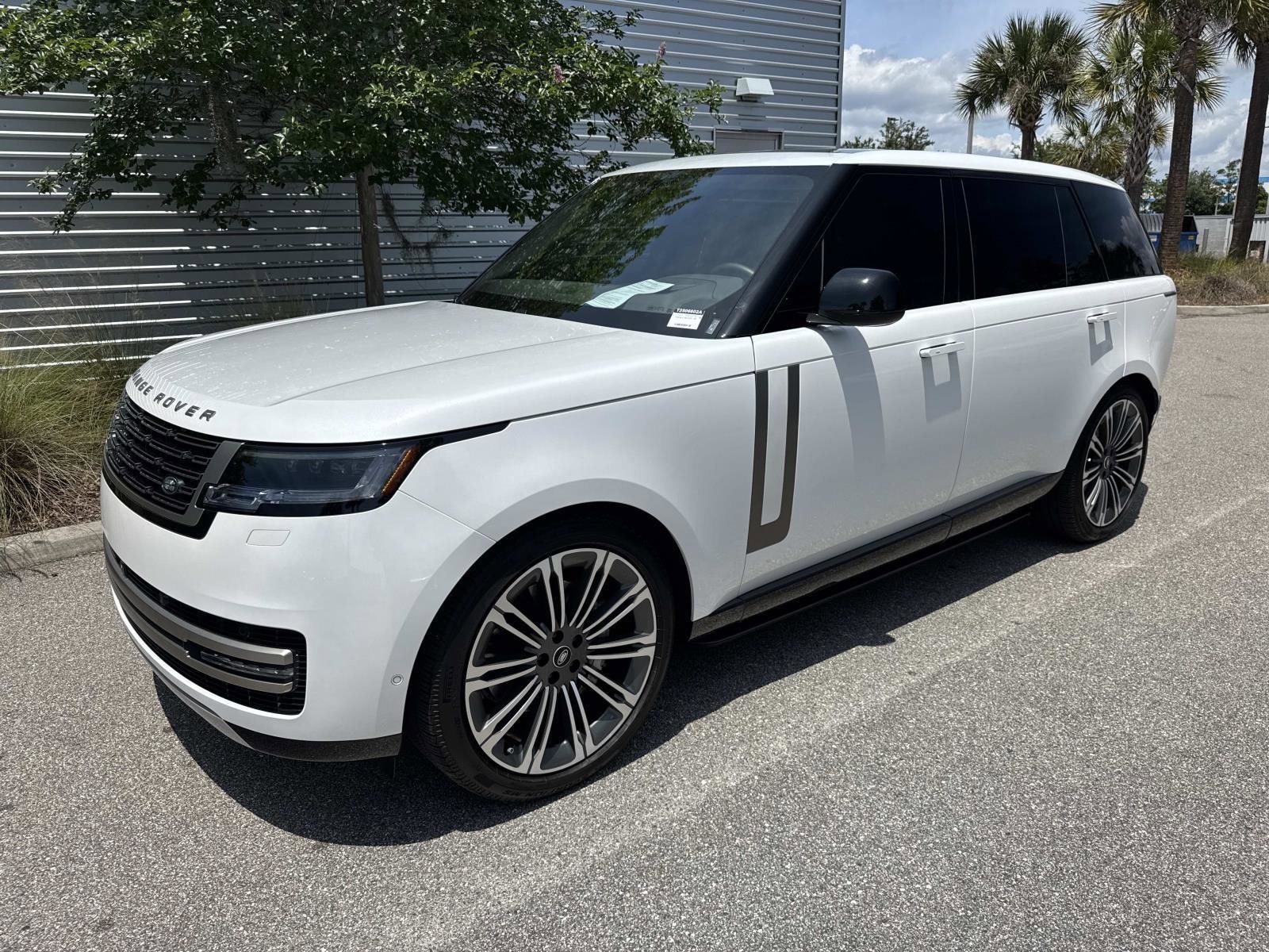2025 Land Rover Range Rover 3.0 SE LWB 7's photo