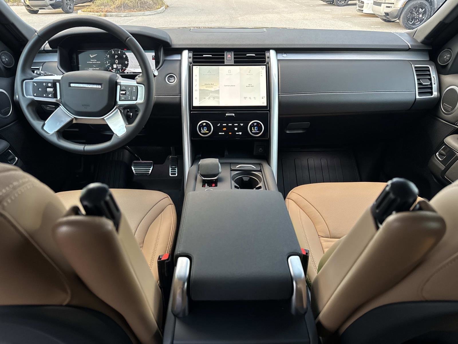 2025 Land Rover Discovery Dynamic SE - Photo 16