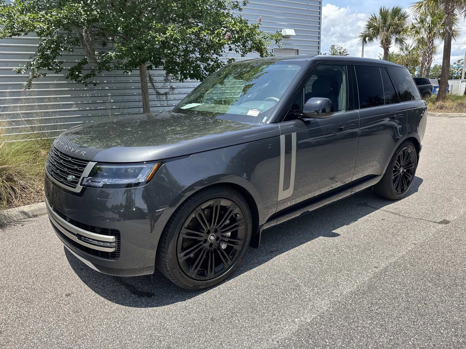 2025 Land Rover Range Rover 4.4 SE SWB's photo