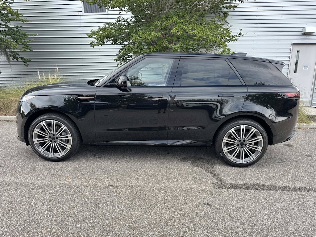 New 2026 Land Rover Range Rover Sport Dynamic SE SUV