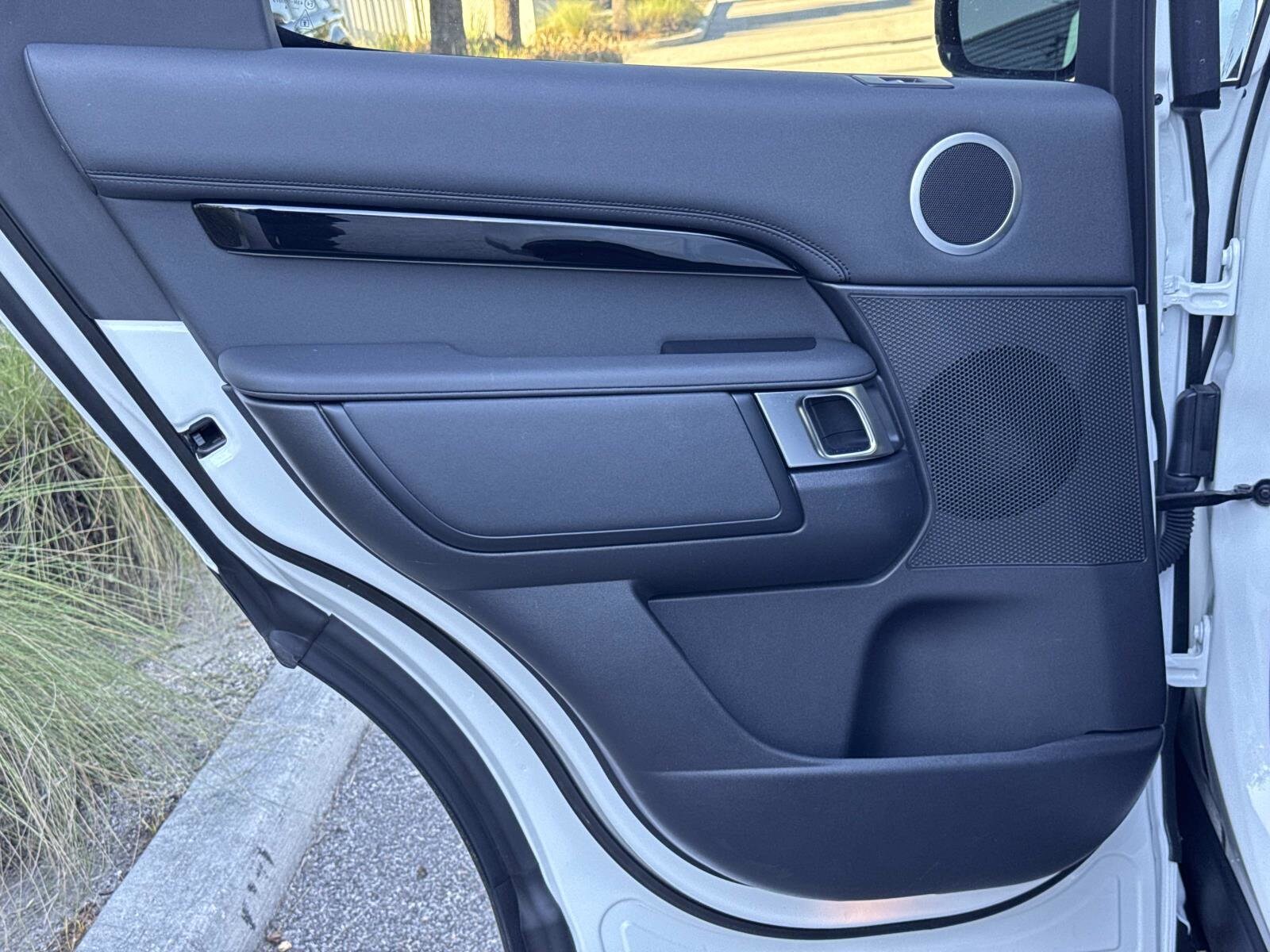 2025 Land Rover Discovery S - Photo 13