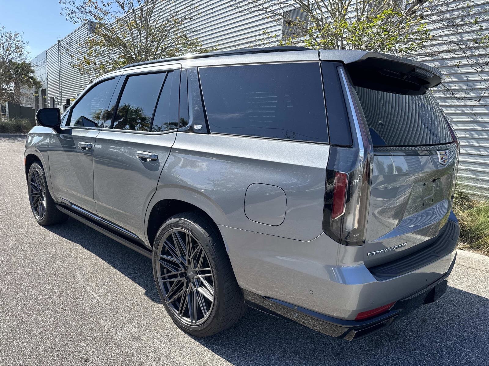 2021 Cadillac Escalade Sport Platinum photo 3