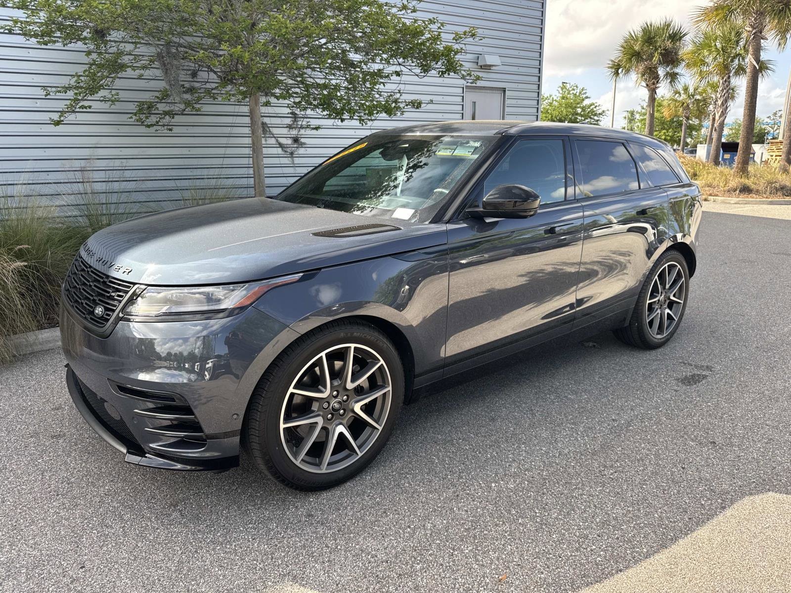 2026 Land Rover Range Rover Velar Dynamic SE