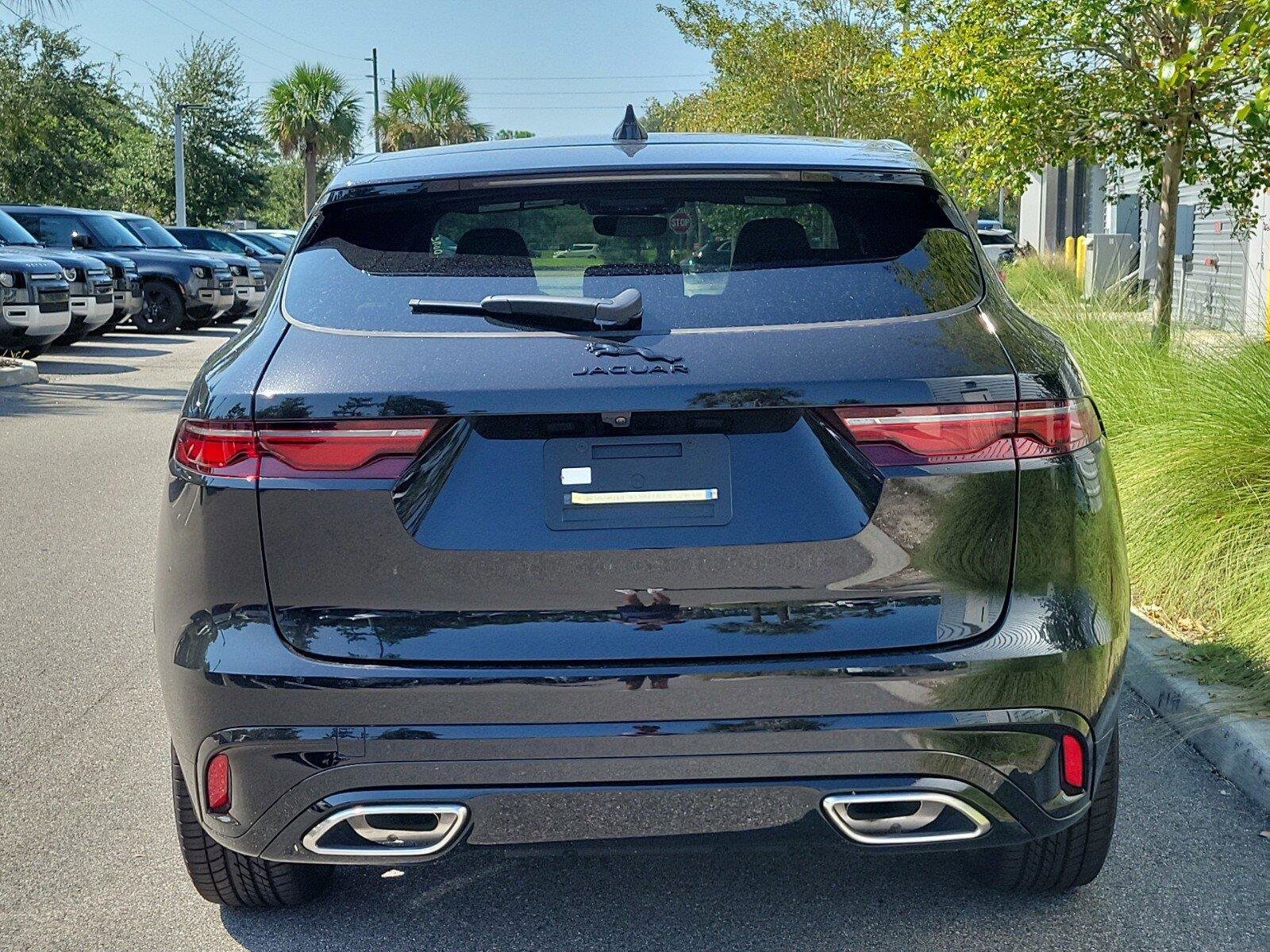 2024 Jaguar F-PACE R-Dynamic S P400 photo 3