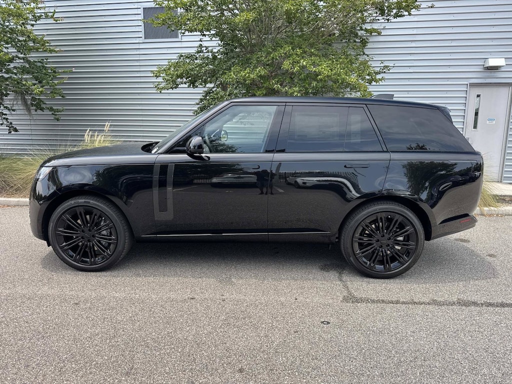 New 2026 Land Rover Range Rover SE SUV