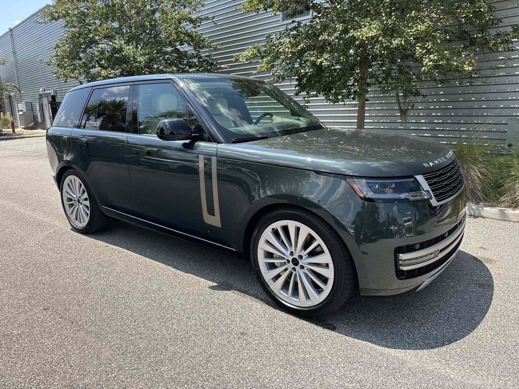 New 2026 Land Rover Range Rover SE SUV