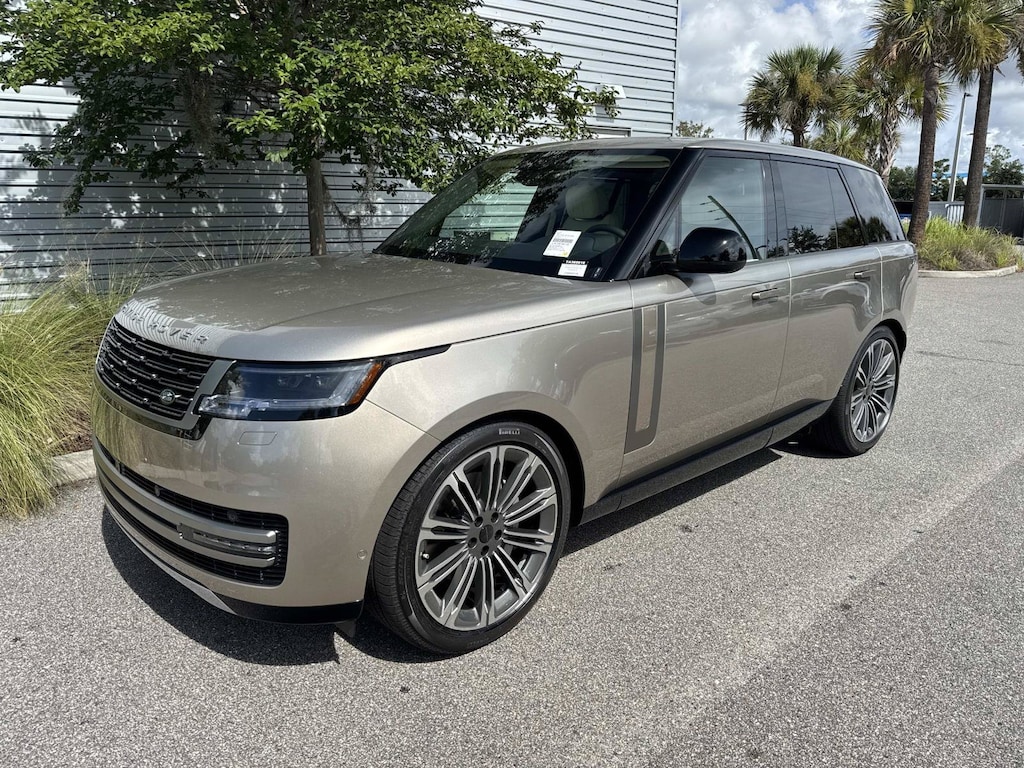New 2026 Land Rover Range Rover SE SUV