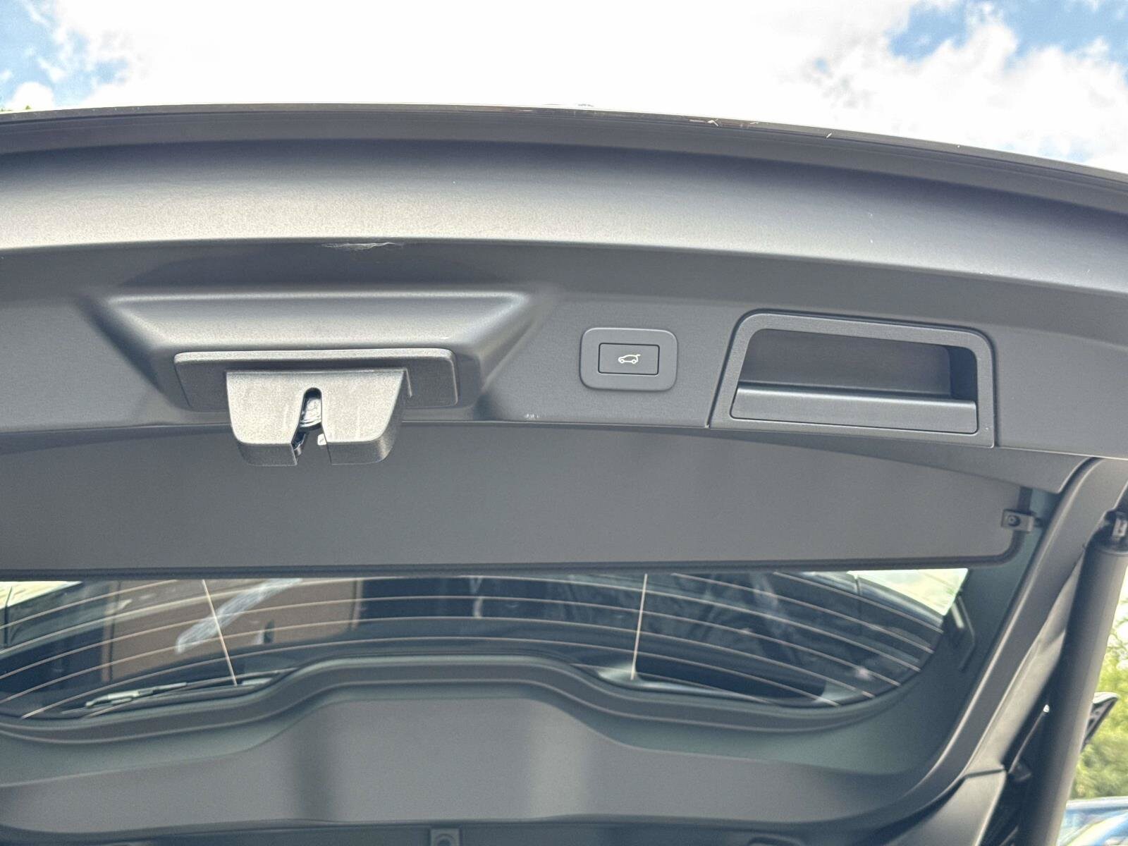 2026 Land Rover Range Rover Velar Dynamic SE - Photo 12