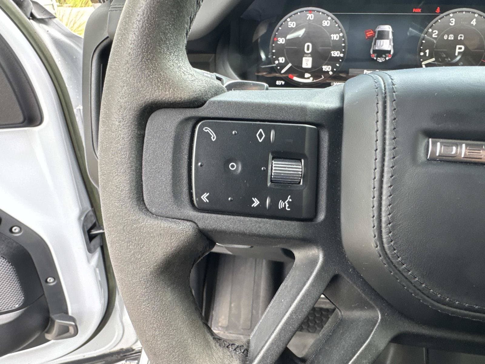 2023 Land Rover Defender V8 - Photo 31
