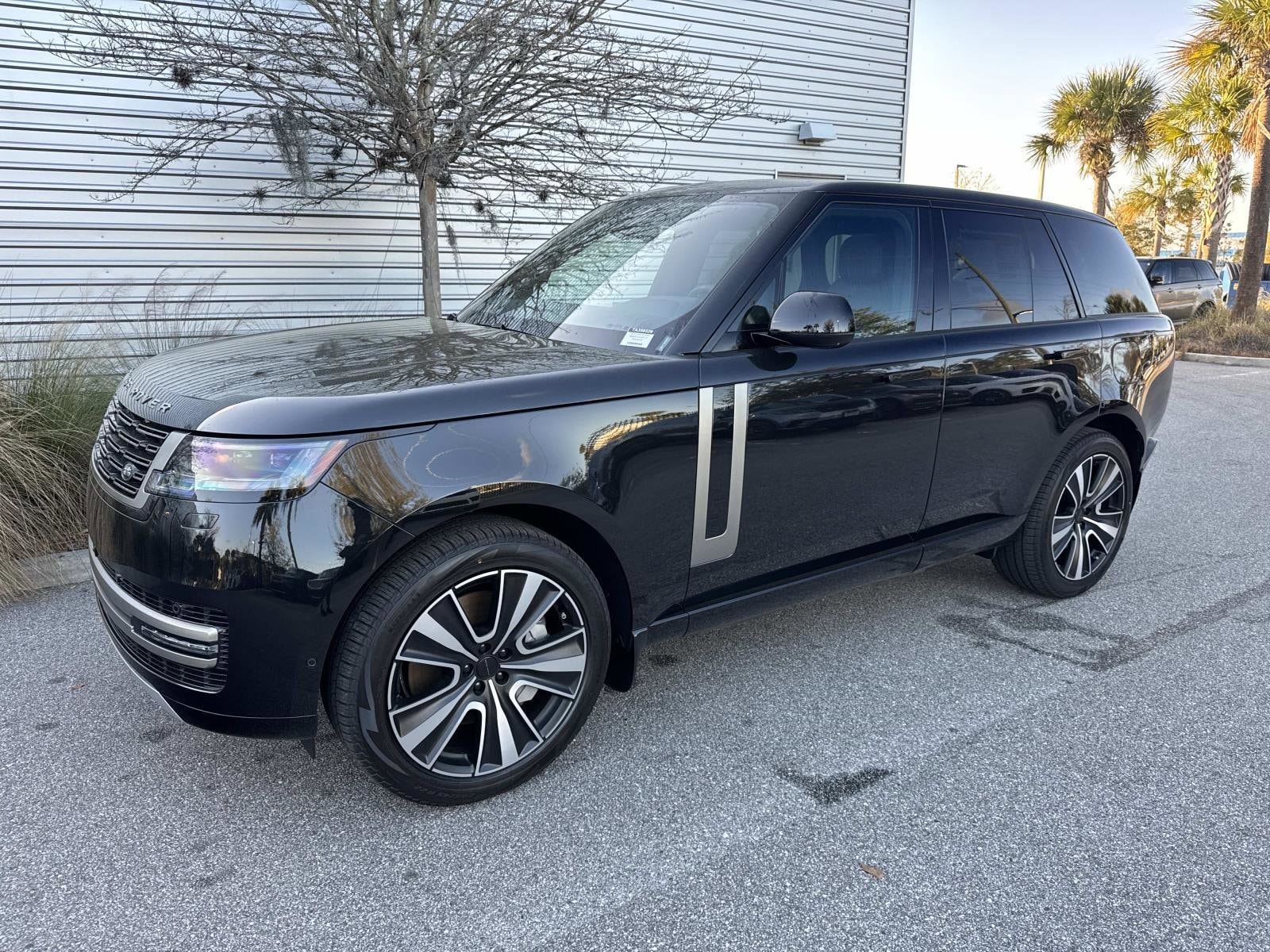 2026 Land Rover Range Rover 3.0 PHEV SE SWB's photo