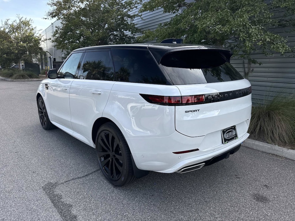 New 2026 Land Rover Range Rover Sport Dynamic SE SUV