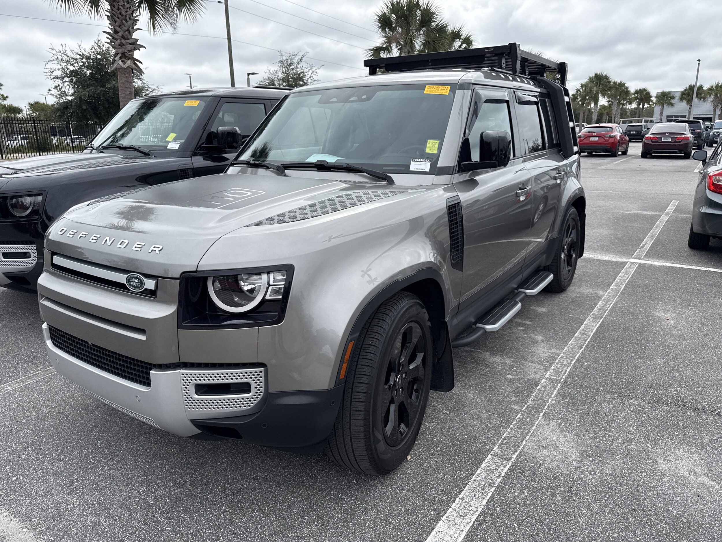 2023 Land Rover Defender Standard 110 photo 2