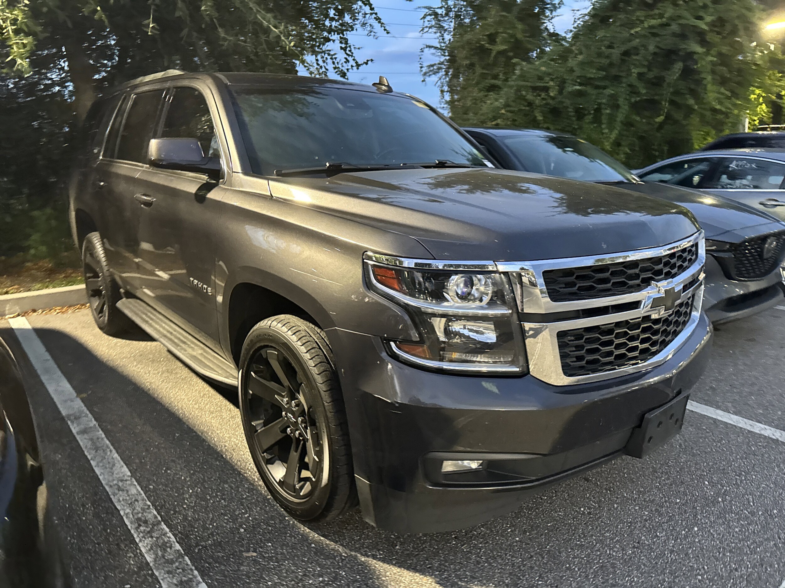 2017 Chevrolet Tahoe LT photo 3
