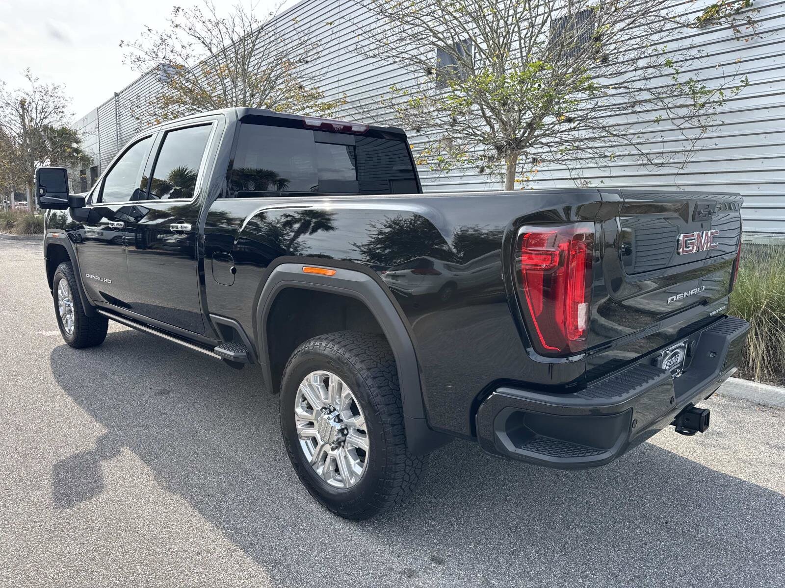 2023 Gmc Sierra HD Denali photo 3