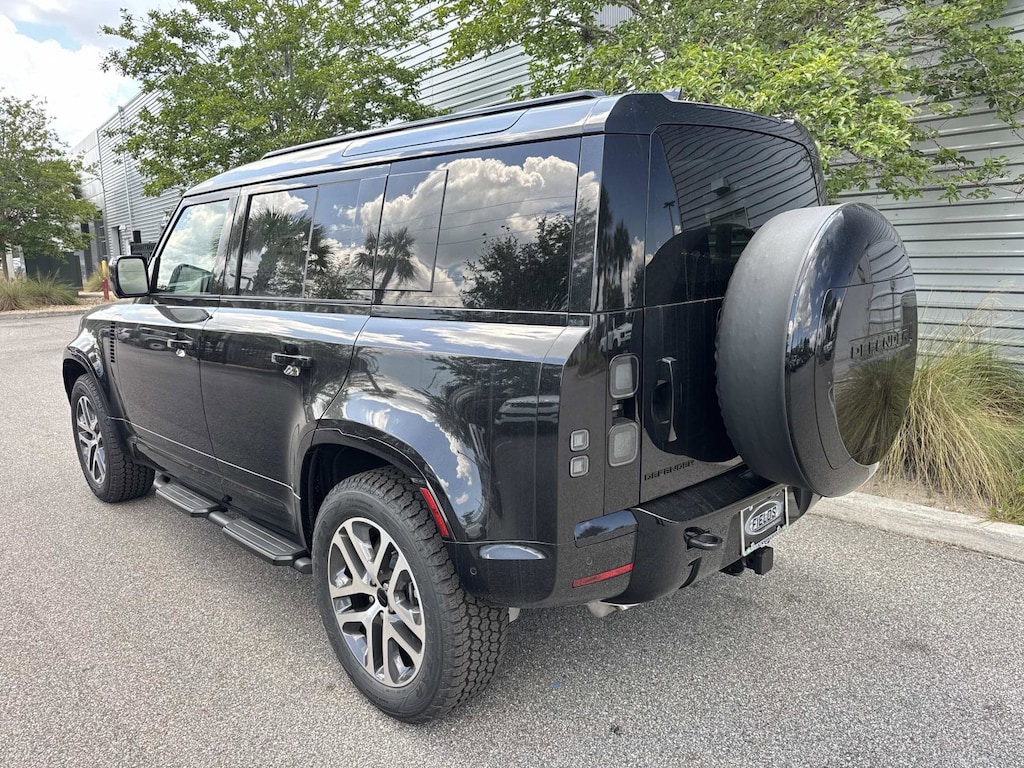 New 2026 Land Rover Defender 110 X-Dynamic SE SUV