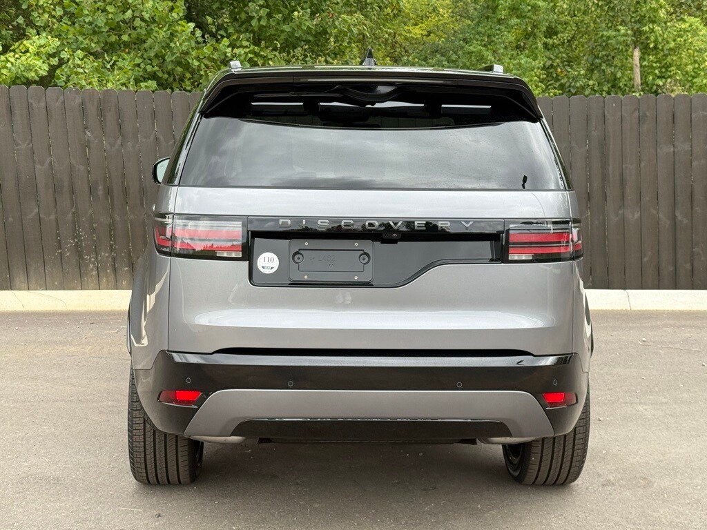 2025 Land Rover Discovery SE photo 2