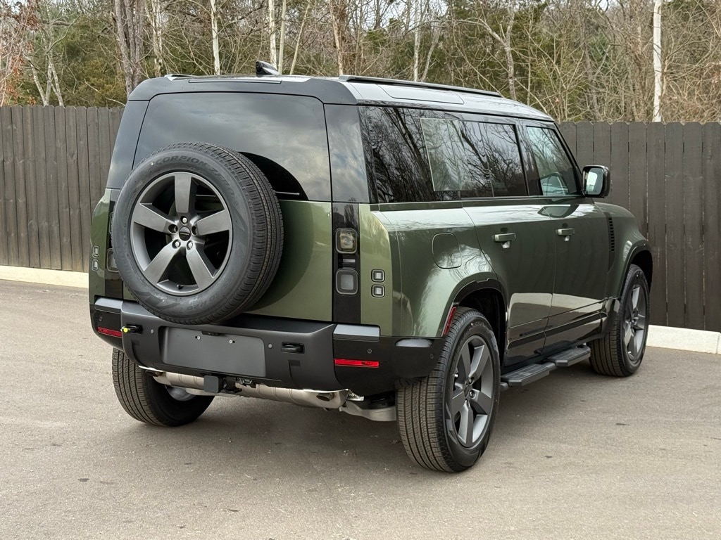 2026 Land Rover Defender X-Dynamic SE - Photo 6
