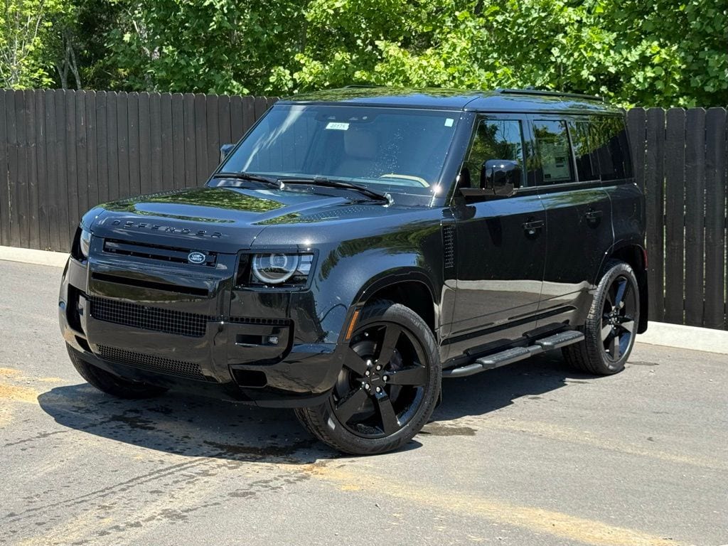 2026 Land Rover Defender 110 X-Dynamic SE P400's photo