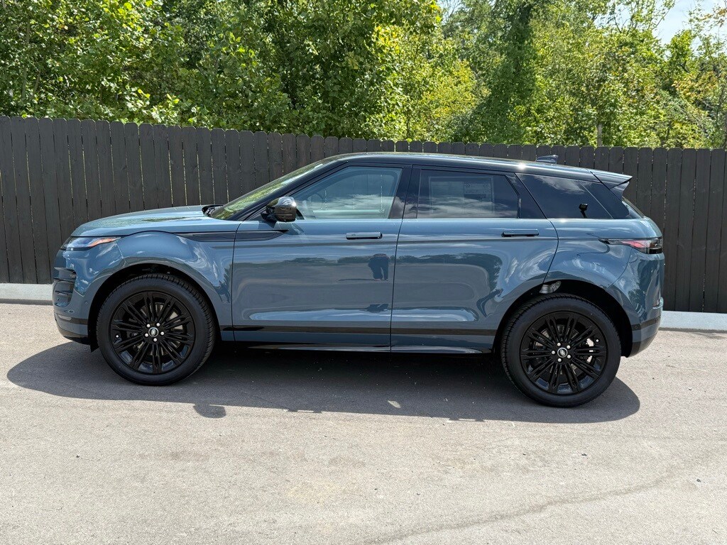 2026 Land Rover Range Rover Evoque Dynamic SE photo 2