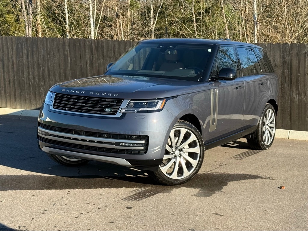 2025 Land Rover Range Rover SE's photo