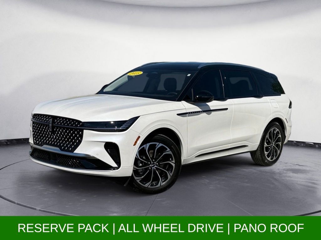2025 Lincoln Nautilus Reserve AWD's photo