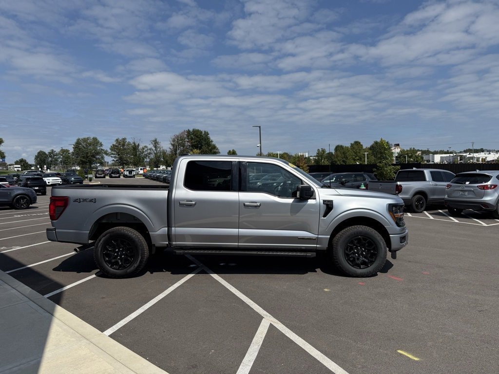 2024 Ford F-150 XLT photo 2