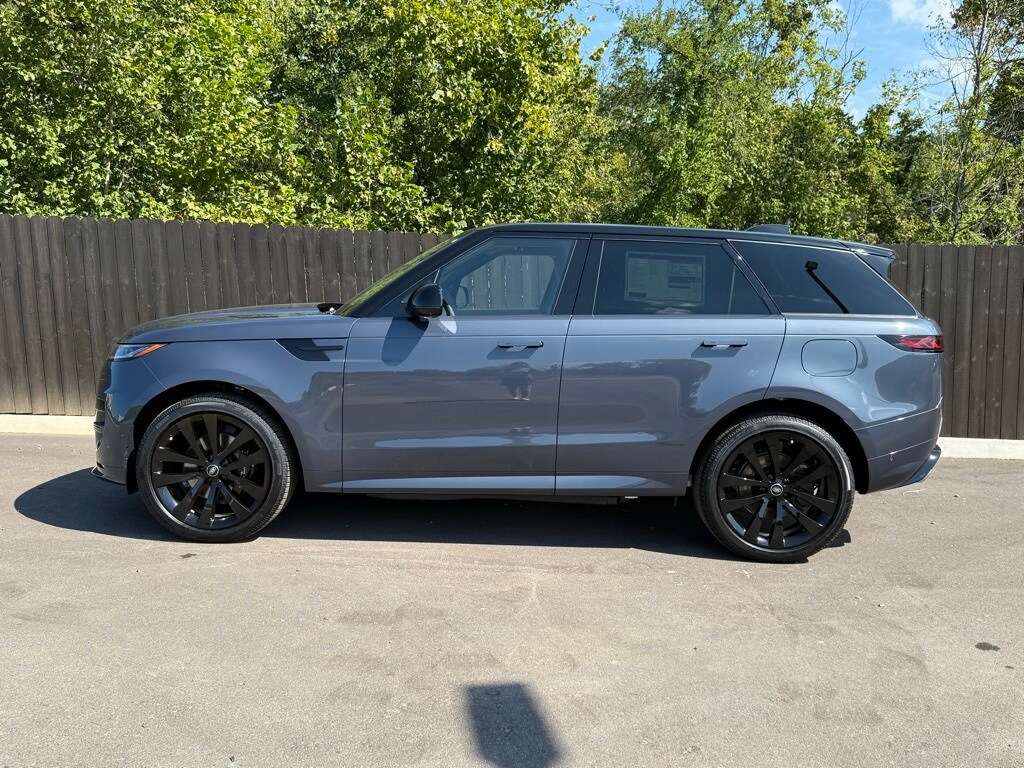2025 Land Rover Range Rover Sport SE photo 2
