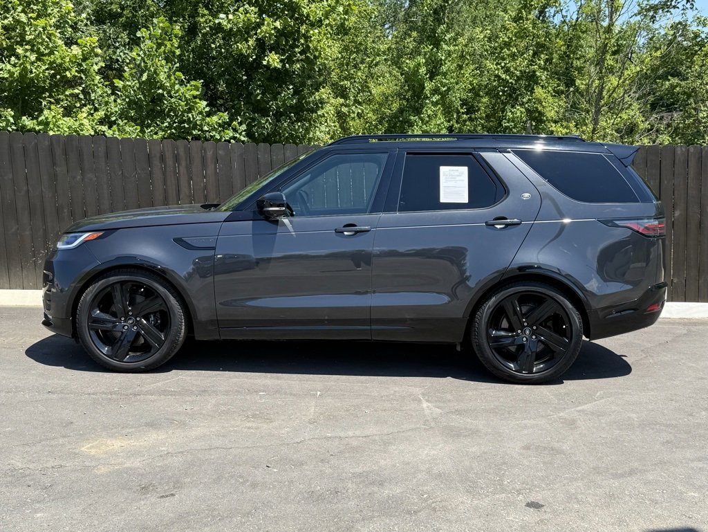 2024 Land Rover Discovery Metropolitan Edition photo 2