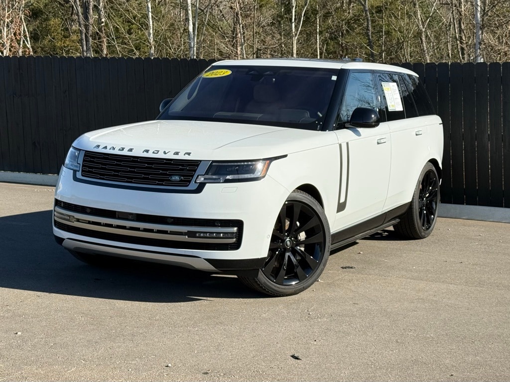 2023 Land Rover Range Rover SE's photo