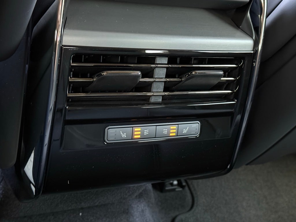 2025 Land Rover Range Rover Sport SE photo 4