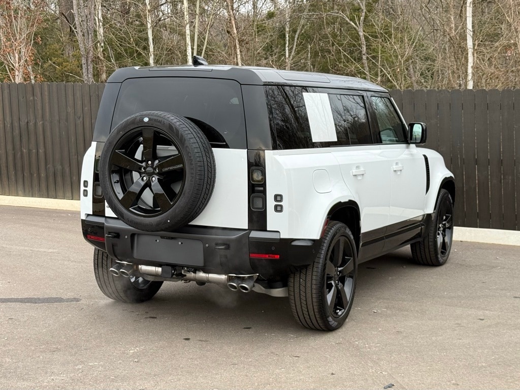 2026 Land Rover Defender X-Dynamic SE - Photo 6